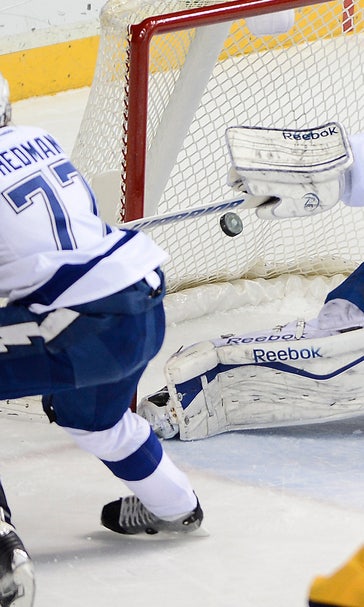 Martin St. Louis scores twice, but Lightning fall to Predators
